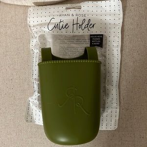 New Ryan & Rose green cutie holder.  Holds keys, phone, bottles, etc.